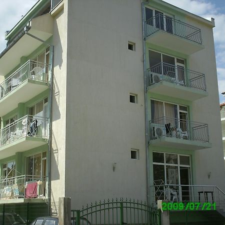 Guest House Paskal Pantai Sunny Bagian luar foto