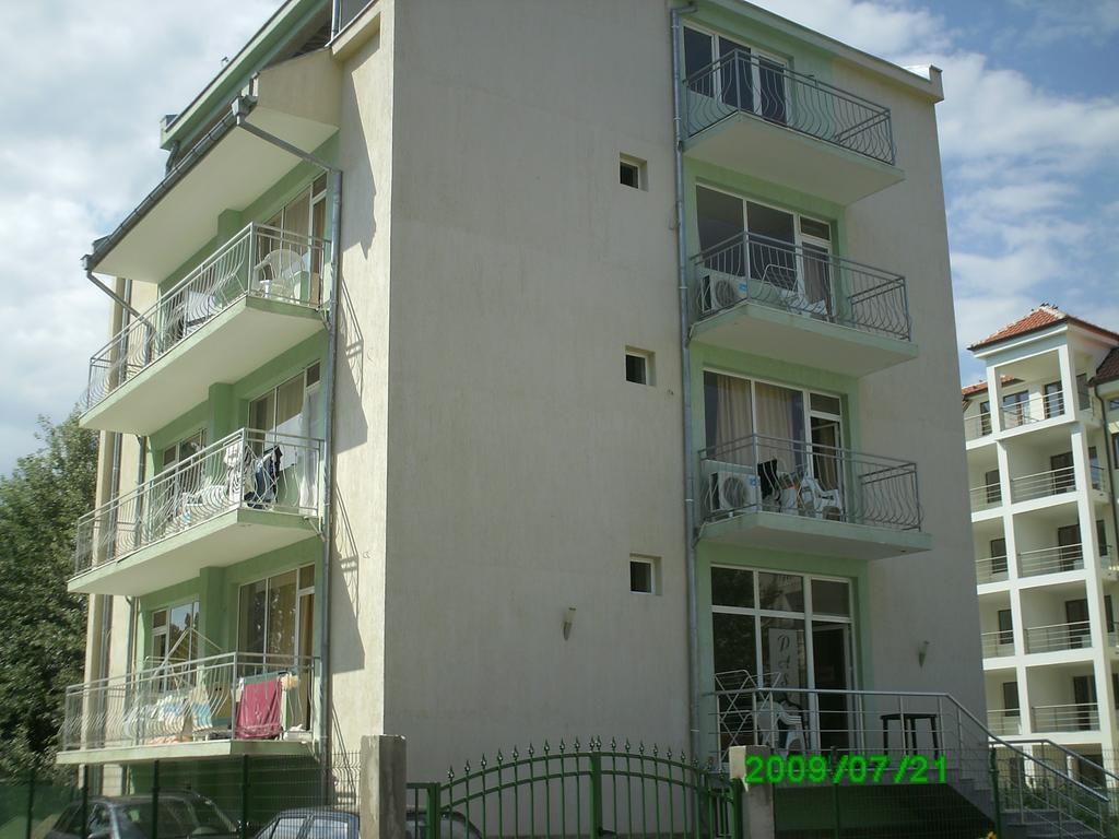 Guest House Paskal Pantai Sunny Bagian luar foto